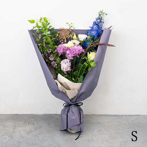 フローリストお任せ季節の花束　花びらメッセージ