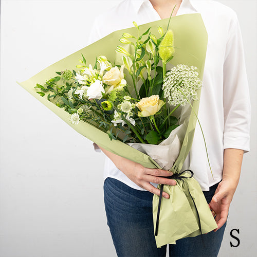 フローリストお任せ季節の花束　花びらメッセージ