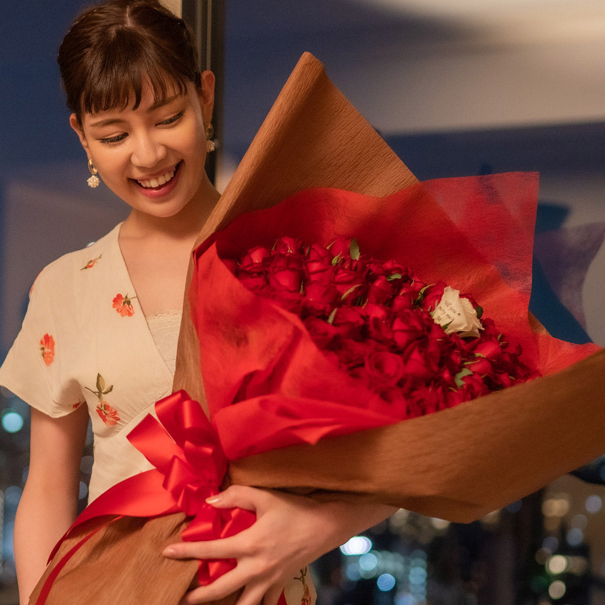 生花バラの花束 花びらメッセージ